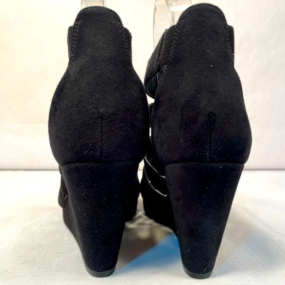 Black Suede Strappy Wedge with Front Zipper 3.5” Heel size 8 Like New - Picture 5 of 6